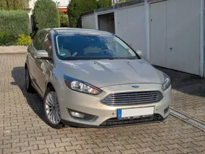 Ford Focus Focus Turnier 1.0 Titanium Winterpaket Navi USB