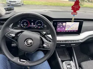 Skoda Octavia Octavia Combi 2.0 TDI DSG Ambition Bild 2