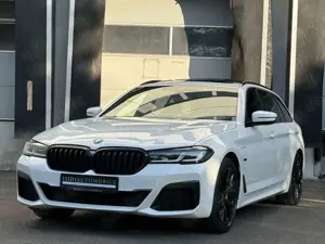 BMW 520 e M-Sport LED Pano LiveCockpit Harman Kardon