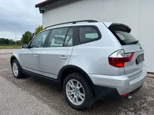 BMW X3 2.0i xDrive *NAVI*SHZ*PDC*AHK* Bild 5