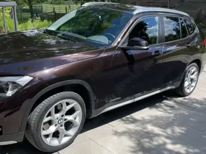 BMW X1 X1 xDrive18d - Automatik * Teilleder * Navi Bild 4