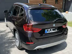 BMW X1 X1 xDrive18d - Automatik * Teilleder * Navi Bild 3