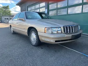 Cadillac Deville 4.6 V8 32V Northstar zum Herrichten Bild 2