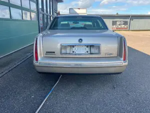 Cadillac Deville 4.6 V8 32V Northstar zum Herrichten Bild 4