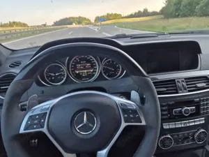 Mercedes-Benz C 63 AMG C 63 AMG AMG SPEEDSHIFT MCT  Performance Package Bild 2