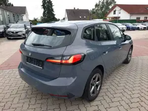 BMW 218 i Active Tourer Luxuy Line LED Navi Kamera Bild 4