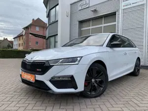 Skoda Octavia 2.0TDI DSG 4x4 RS ACC+Matrix+el.Klappe