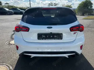 Ford Focus 2.3 ST X*Schale*BO*HeadUP*Matrix*D Bild 4