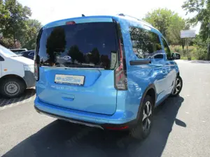 Ford Tourneo Connect 2.0 TDCi Active, Navi, Panoramadach, AHK abn., Bild 3