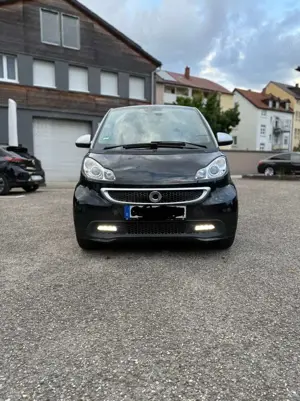 smart forTwo Scheckheftgepflegt*unfallfrei*led*xenon*8fach* Bild 1