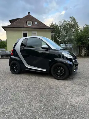 smart forTwo Scheckheftgepflegt*unfallfrei*led*xenon*8fach* Bild 2