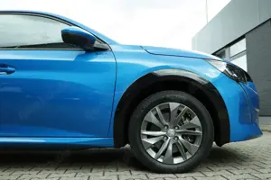 Peugeot 208 e-136 Allure Pack Sitzh./ Klimaau./ PDC Bild 5