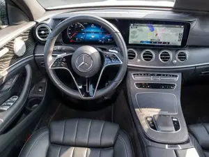 Mercedes-Benz E 300 de 4M AMG Distr+Pano+AHK+Burm.+LED+Widescr Bild 5