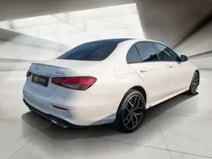 Mercedes-Benz E 300 de 4M AMG Distr+Pano+AHK+Burm.+LED+Widescr Bild 4