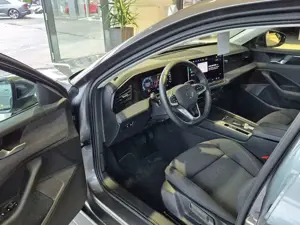 Volkswagen Passat Variant 1.5 eTSI RFK PDC Android Bild 5