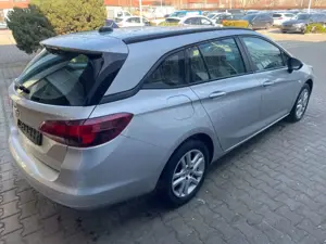 Opel Astra K Sports Kombi 130Ps NAVI/LED/WiPa/LMF Bild 4