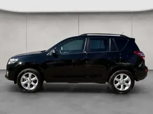 Toyota RAV 4 2.0 4x2 AHK, MP3, 8 fach Ber. Bild 2