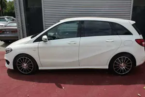 Mercedes-Benz B 180 AUTOMATIK PEAK EDITION AMG NAVI LED PDC 2H Bild 2