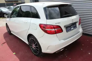 Mercedes-Benz B 180 AUTOMATIK PEAK EDITION AMG NAVI LED PDC 2H Bild 3