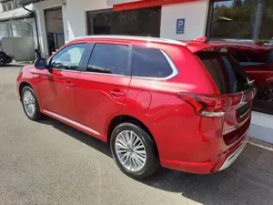 Mitsubishi Outlander PHEV Plus Spirit 4WD Bild 2