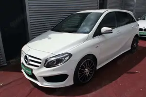 Mercedes-Benz B 180 AUTOMATIK PEAK EDITION AMG NAVI LED PDC 2H Bild 5
