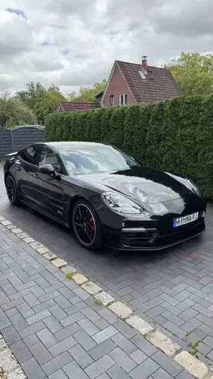 Porsche Panamera GTS *Approved*