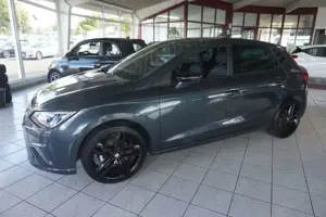 SEAT Ibiza IBIZA FR 1,5 TSI DSG PANO DINAMICA NAVI KAMERA Bild 2