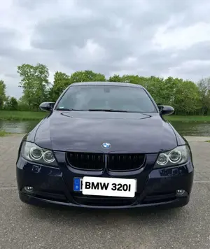 BMW 320 mit Automatikgetriebe und Voll Ausstattung!
