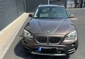BMW X1 25 d xDrive xLine in edler Top-Ausstattung Bild 1