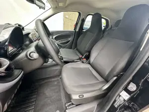 smart forFour EQ   Klima   Sitzheizung   DAB Bild 4