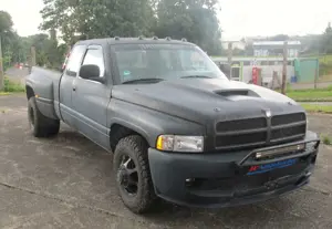 Dodge RAM SLT 3500 Dually Bild 2