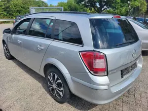 Opel Astra Caravan Diesel 1.7 CDTI DPF Bild 2