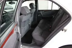 Mercedes-Benz E 200 ELEGANCE AUT.  *OLDTIMER* H-KENNZEICHEN! Bild 5