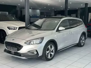 Ford Focus Turnier Active X 2.0 *PANO*KAMERA*AHK*ACC*