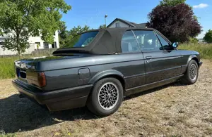 BMW 320 320i Bild 3