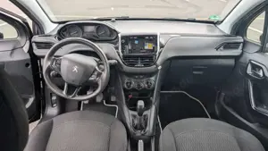 Peugeot 208 208 PureTech 82 Start Bild 3