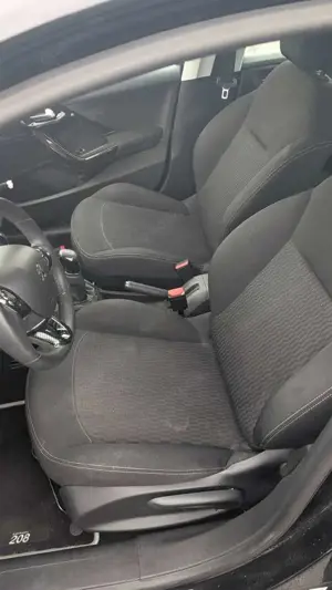Peugeot 208 208 PureTech 82 Start Bild 4