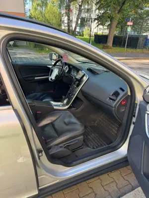 Volvo XC60 D5 AWD Aut. Summum Bild 5