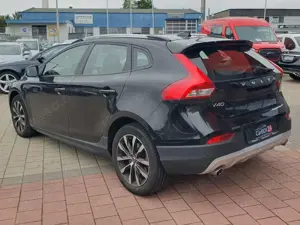Volvo V40 Cross Country, TÜV  Service NEU Bild 4