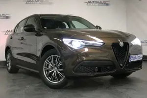 Alfa Romeo Stelvio Super*1HAND*AHK*NAVI*LEDER*KAMERA*PDC*Xenon*uvm