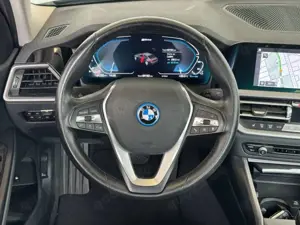 BMW 320 e Lim. Advantage Navi.LED.DriveAs.PDCv+h.DAB Bild 5
