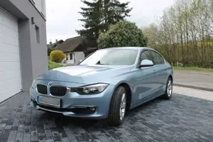 BMW 320 320i Luxury Line