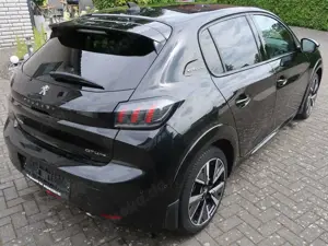 Peugeot 208 GT-Line *Navi*Teilleder*LED* Bild 4