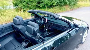 BMW 325 325i Cabrio - all black - AHK - Soundsystem Bild 4