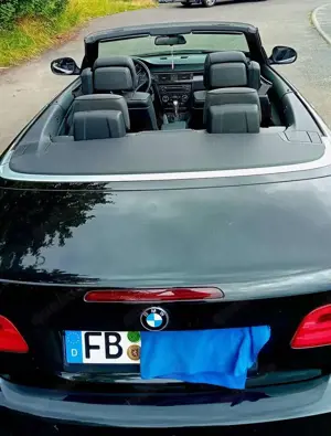 BMW 325 325i Cabrio - all black - AHK - Soundsystem Bild 5