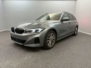 BMW 318 d T ACC*AHK*HARMANKARDON*ADAPTIV-LED*STD-HZG