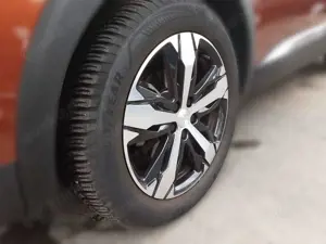 Peugeot 5008 1.2 PureTech 130 Allure Pack ACC KeyLess LM Bild 4