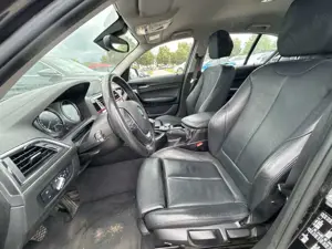 BMW 118 d Sport Line LEDER LED 2.HAND PDC NAVI Bild 5