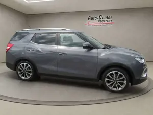 SsangYong Tivoli 1.6 e-XGi 160 SAPPHIRE 2WD, NAVI, AHK.. Bild 2