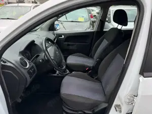 Ford Fusion Style, TÜV + Allwetterreifen NEU! Bild 5